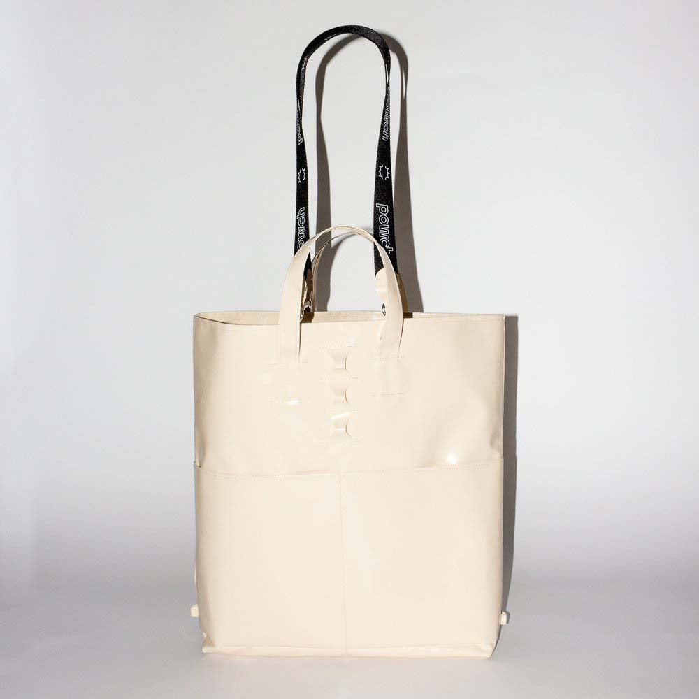 24/8 Tasche, 24/8 Tasche Rubinrot, 24/8 Tasche Safran, 24/8 Tasche Anthrazit, Extratasche, Innentasche, Stuff Bag M, Stuff Bag Large, POWCH Laptoptasche, Elektroniktasche Caramel, Elektroniktasche, Powch, Record Bag, Schaltplattentasche, Recycling Shopper, Recycling-Umhängetasche, Hüfttasche, Geschenk, Geschenkidee, Manufaktur, Handgemacht, Swissmade, CH-Armee