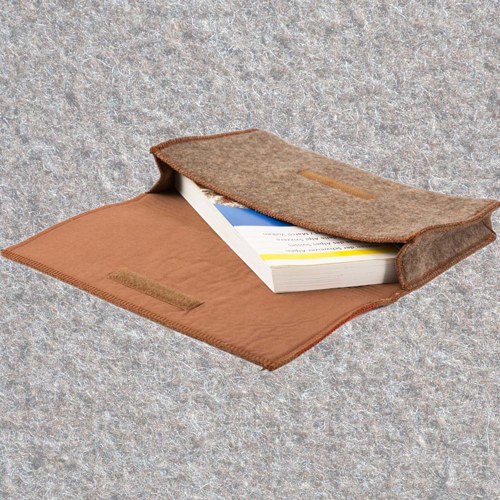 Laptoptasche aus Schweizer Armeedecken, Geschenk, Geschenkidee, Manufaktur, Handgemacht, Swissmade, CH-Armee-Decken, Aktenmappe, Handtasche, Rucksack, Shopper, Tasche, Allroundtasche, Schultertasche, Umhängetasche, Laptoptasche, Schultertasche Vintage Look, Handytasche, Aktentasche, Bowling Bag, Unisex Allroundtasche, Reisetasche, Bowling-Umhängetasche, Schweizer Postsack, Beuteltasche, Shopper Post
